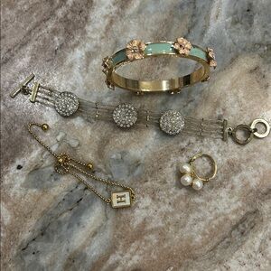 Elegant Gold and Pearl Jewelry Set